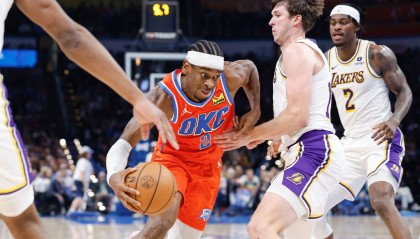 星空APP下载-NBA：为什么季后赛首轮还很精彩，第2轮突然变得一边倒，没有悬念
